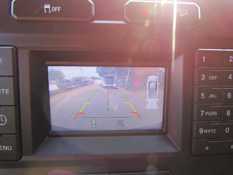 Ford F-250 SD XLT Crew Cab 4WD 2017 Ford F-250 SD XLT Crew Cab 4WD 2017