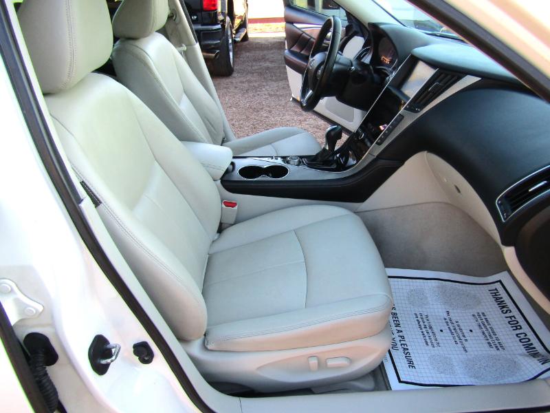 Infiniti Q50 Premium 2015