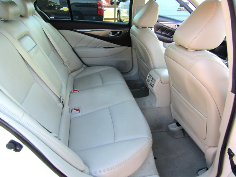 Infiniti Q50 Premium 2015