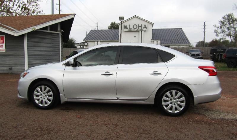 Nissan Sentra S 2017