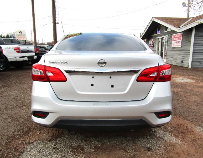 Nissan Sentra S 2017