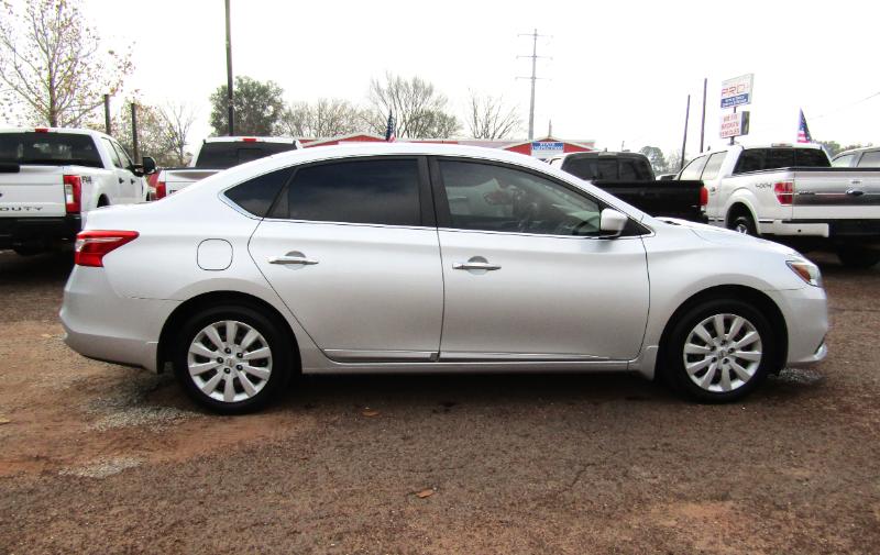 Nissan Sentra S 2017