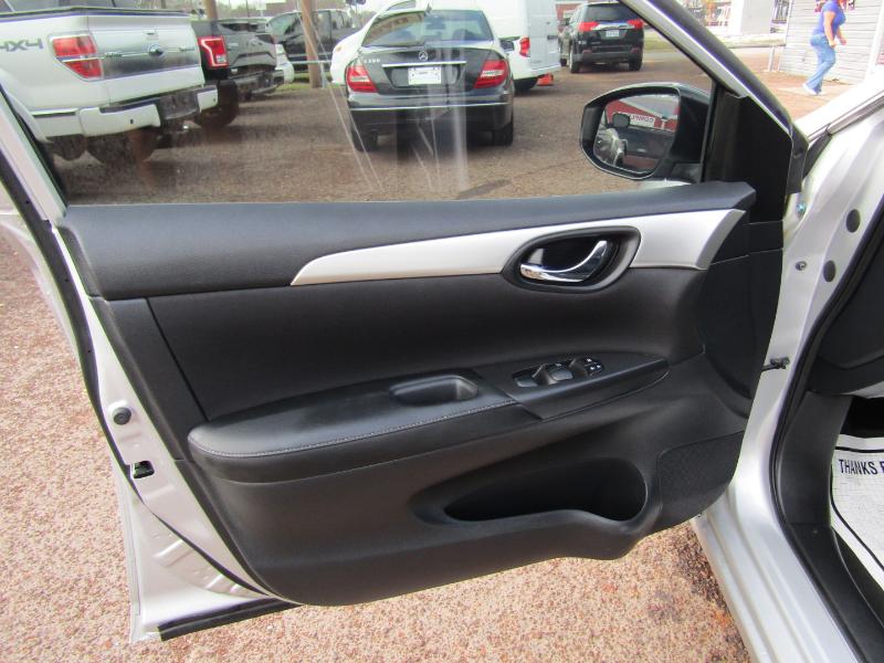 Nissan Sentra S 2017