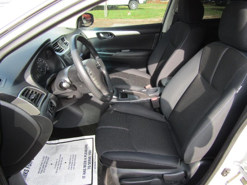 Nissan Sentra S 2017