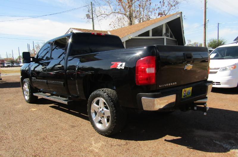 Chevrolet Silverado 2500HD LT Crew Cab 4WD 2011