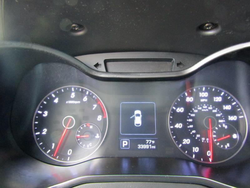 Hyundai Veloster 3dr Cpe Auto Turbo w/Orange Accent 2017