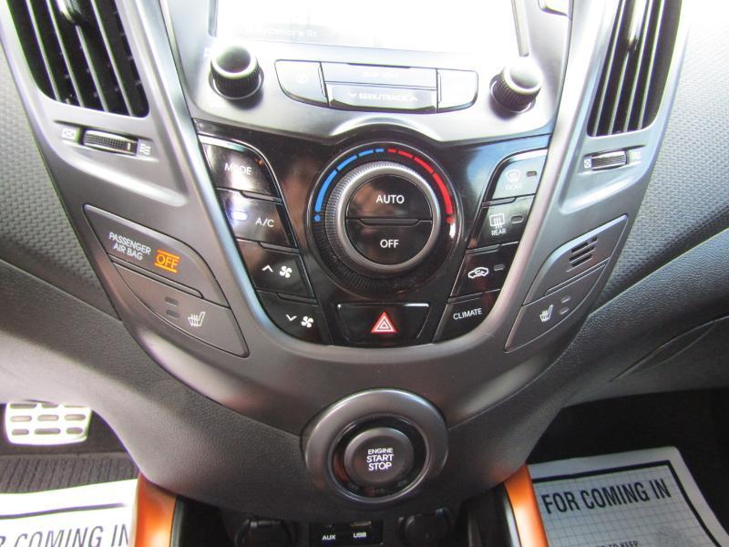 Hyundai Veloster 3dr Cpe Auto Turbo w/Orange Accent 2017