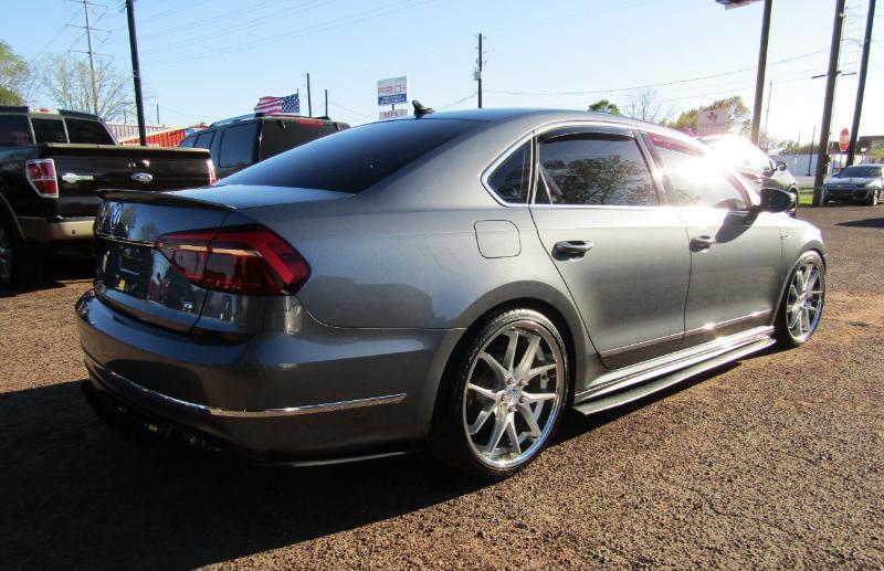 Volkswagen Passat R-Line w/Comfort Pkg Auto 2017