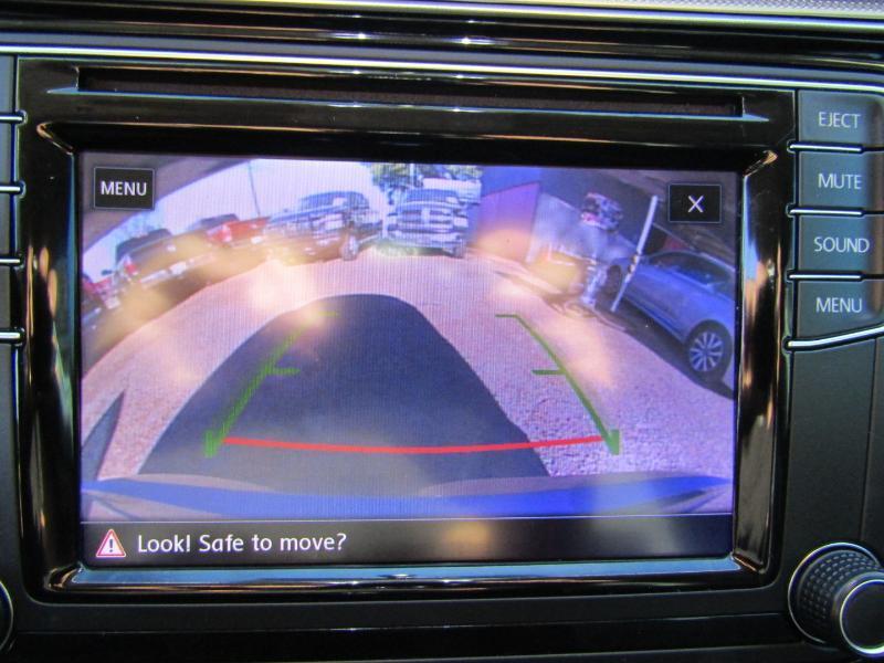 Volkswagen Passat R-Line w/Comfort Pkg Auto 2017