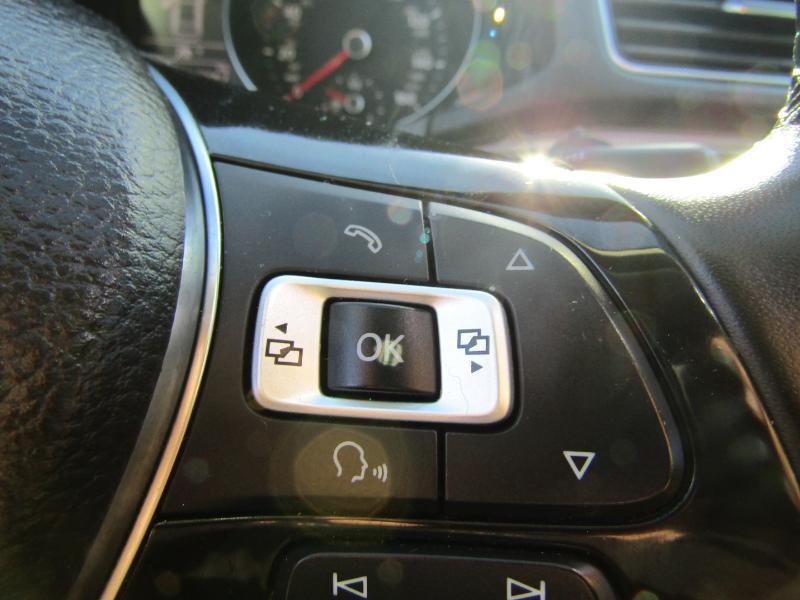 Volkswagen Passat R-Line w/Comfort Pkg Auto 2017