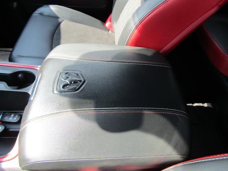 RAM 1500 Rebel Crew Cab SWB 4WD 2016