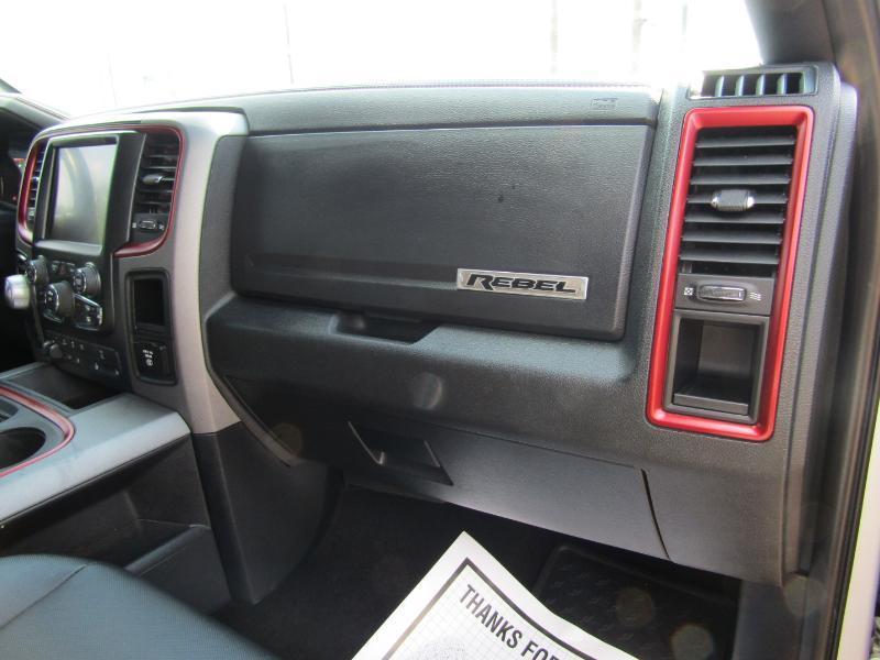 RAM 1500 Rebel Crew Cab SWB 4WD 2016