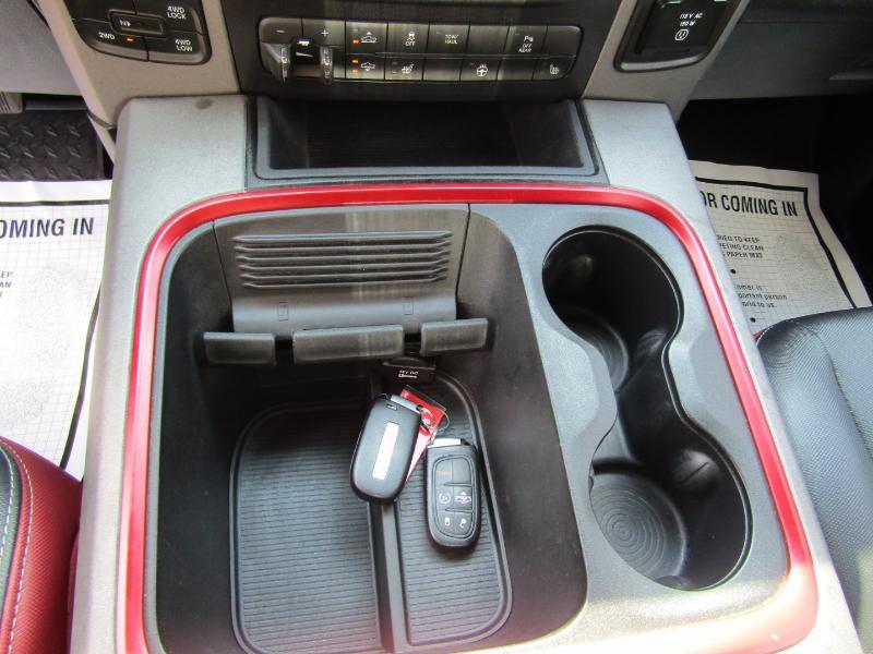 RAM 1500 Rebel Crew Cab SWB 4WD 2016