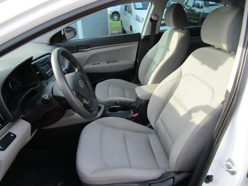 Hyundai Elantra SE 6MT 2017