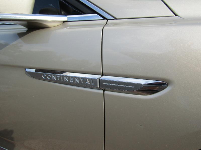 Lincoln Continental Premier 2017