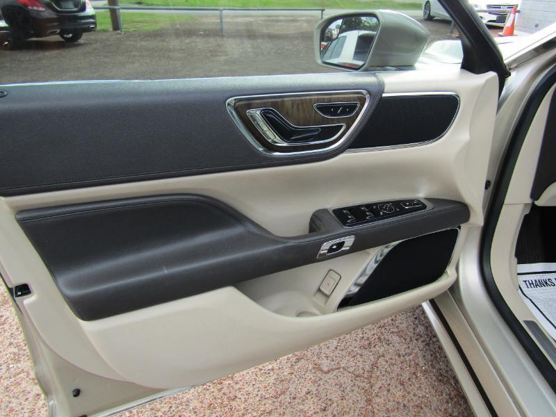 Lincoln Continental Premier 2017