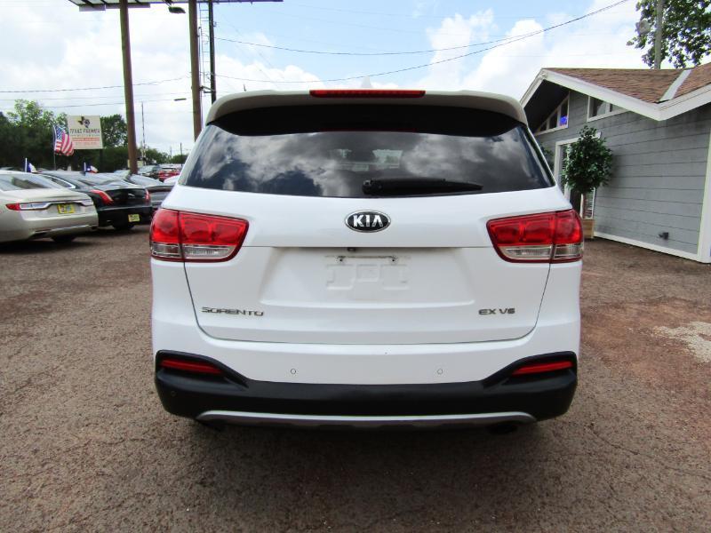 Kia Sorento EX V6 2WD 2017