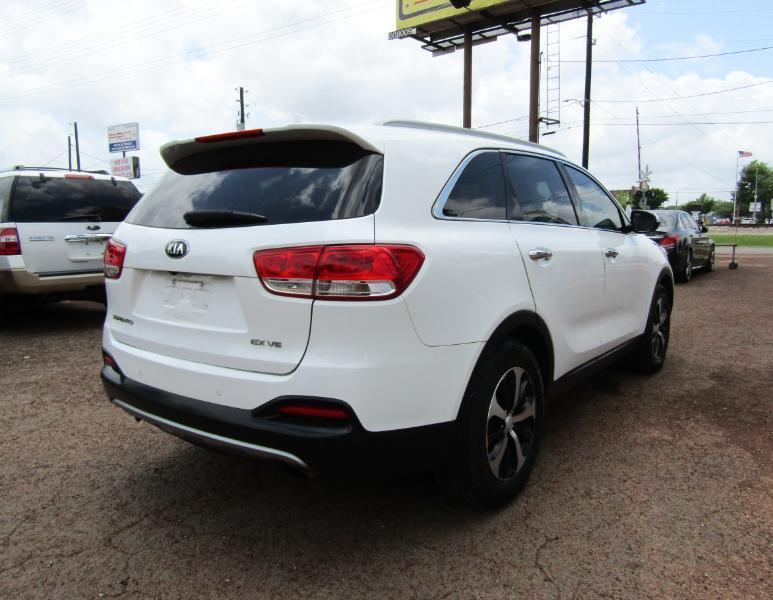 Kia Sorento EX V6 2WD 2017
