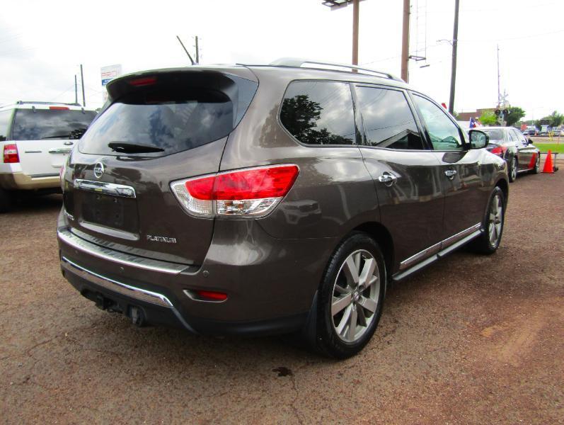 Nissan Pathfinder Platinum 2WD 2016