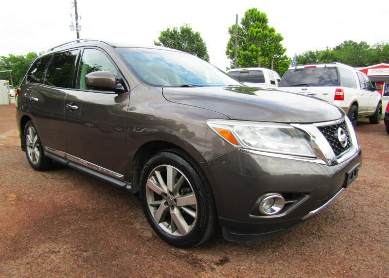 Nissan Pathfinder Platinum 2WD 2016