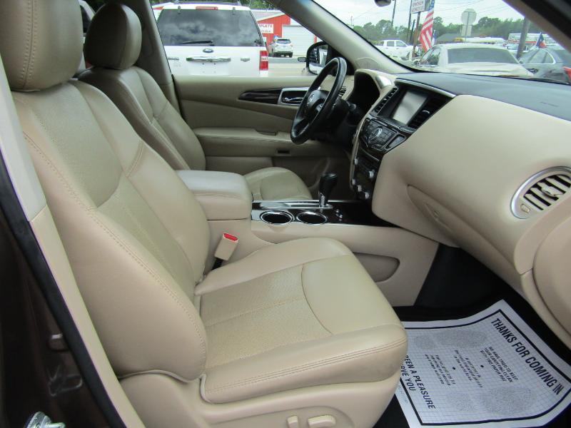 Nissan Pathfinder Platinum 2WD 2016