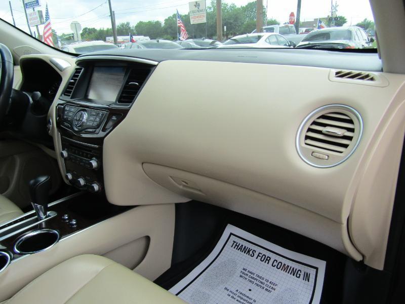 Nissan Pathfinder Platinum 2WD 2016