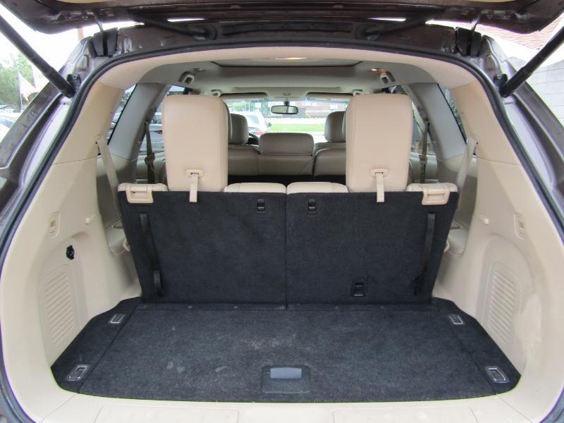 Nissan Pathfinder Platinum 2WD 2016