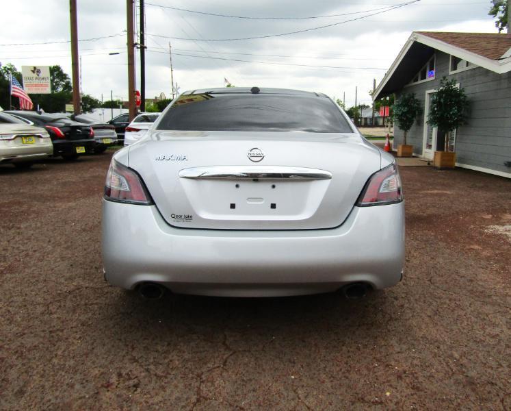 Nissan Maxima SV 2014