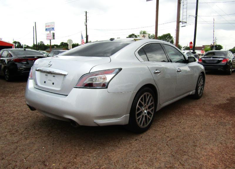 Nissan Maxima SV 2014