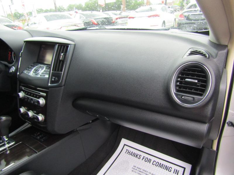 Nissan Maxima SV 2014