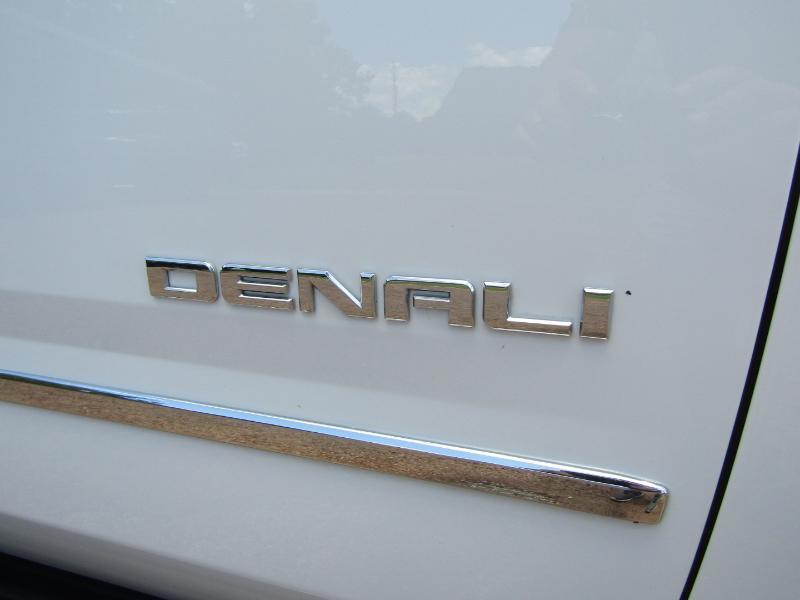 GMC Yukon Denali 2WD 2019