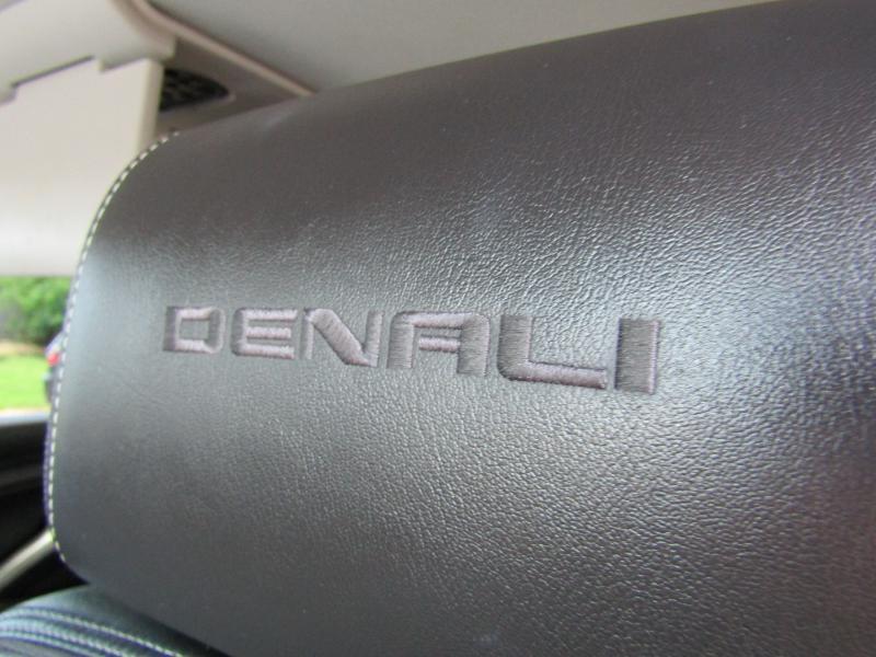 GMC Yukon Denali 2WD 2019