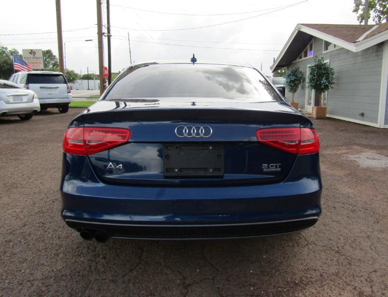 Audi A4 2.0T Premium quattro Sedan 2015