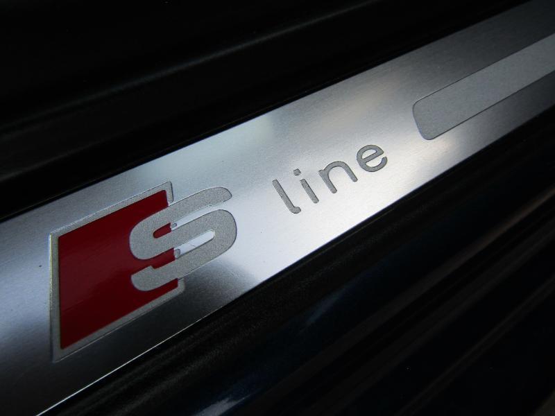 Audi A4 2.0T Premium quattro Sedan 2015