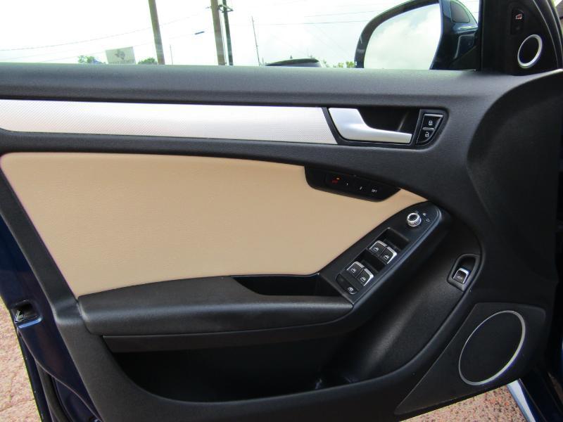 Audi A4 2.0T Premium quattro Sedan 2015