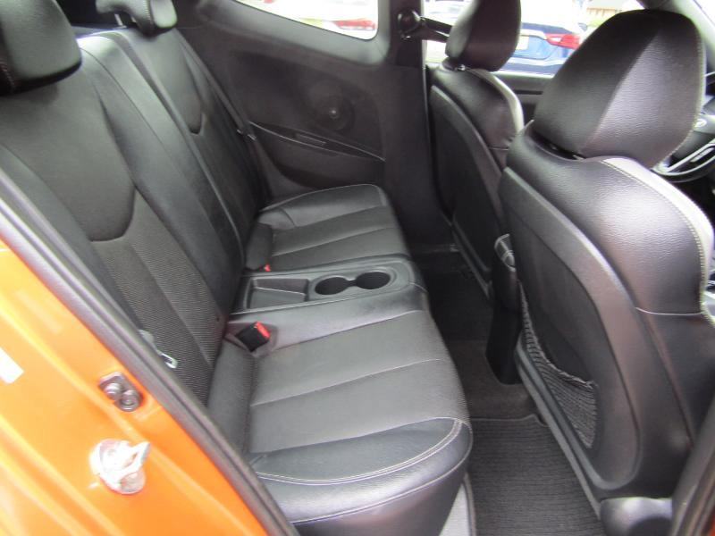 2016 Hyundai Veloster Base - Photo 20