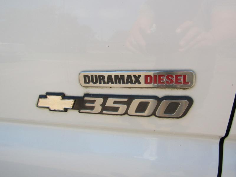Chevrolet Silverado 3500 LS Crew Cab 4WD 2004