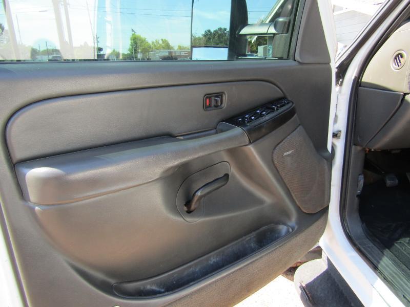 Chevrolet Silverado 3500 LS Crew Cab 4WD 2004