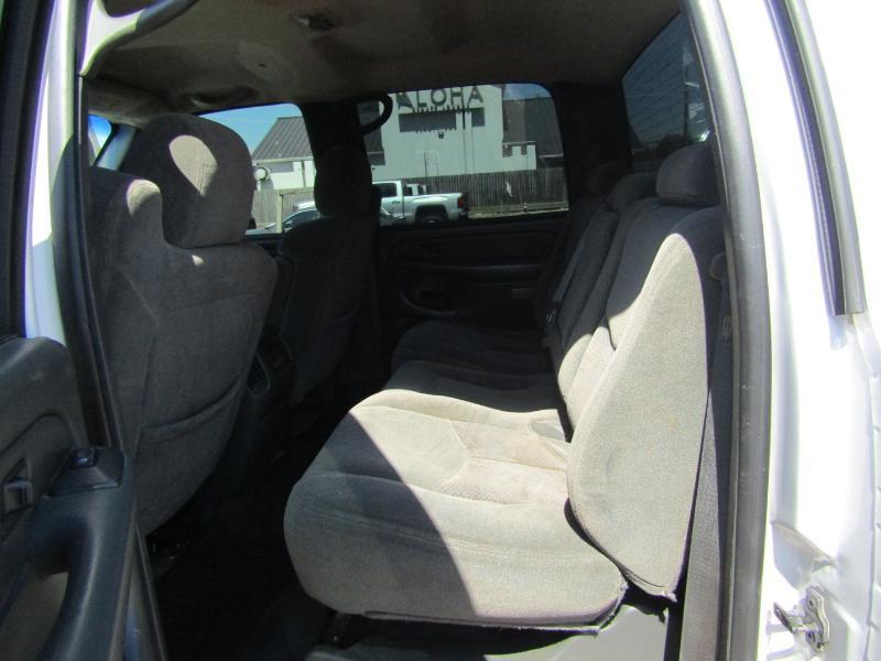 Chevrolet Silverado 3500 LS Crew Cab 4WD 2004