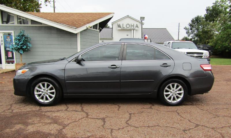 Toyota Camry XLE V6 2011