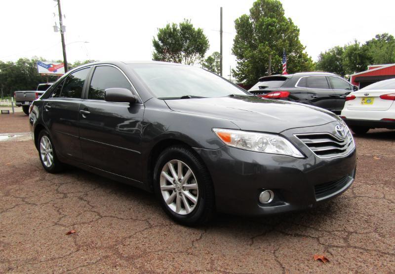 Toyota Camry XLE V6 2011