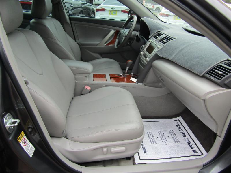 Toyota Camry XLE V6 2011