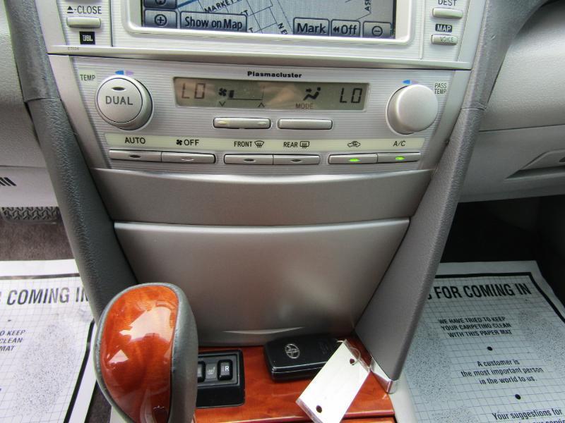 Toyota Camry XLE V6 2011
