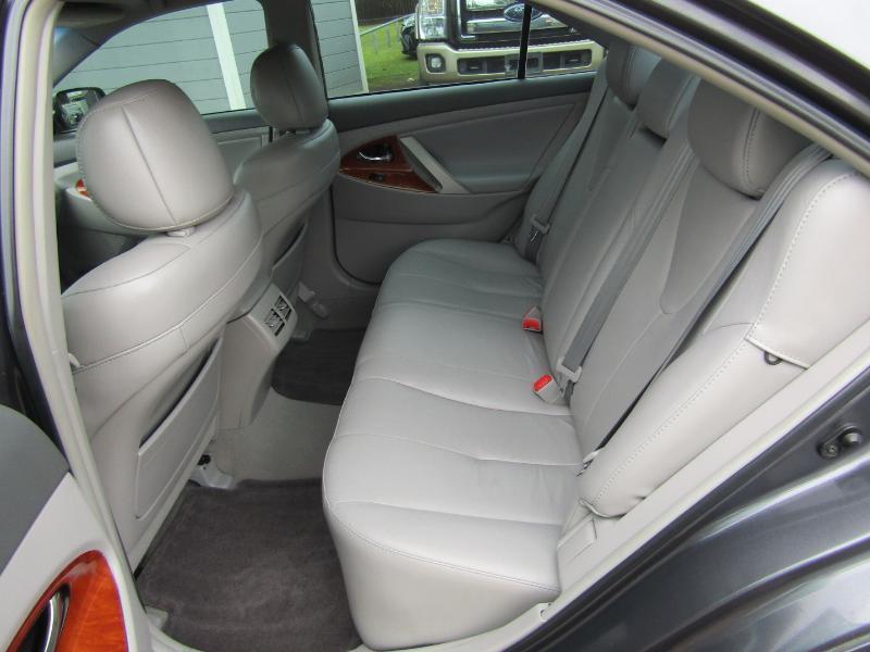 Toyota Camry XLE V6 2011