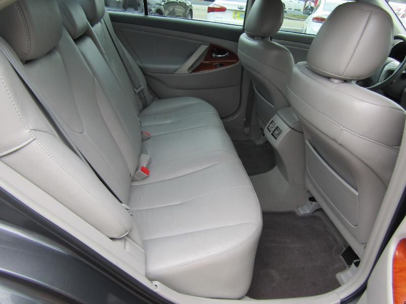 Toyota Camry XLE V6 2011