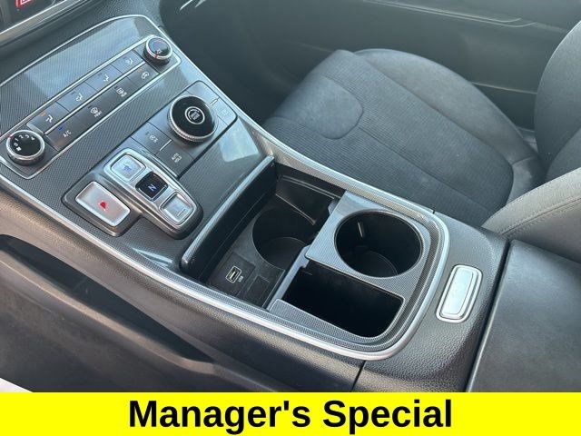 Hyundai Santa Fe SE 2021