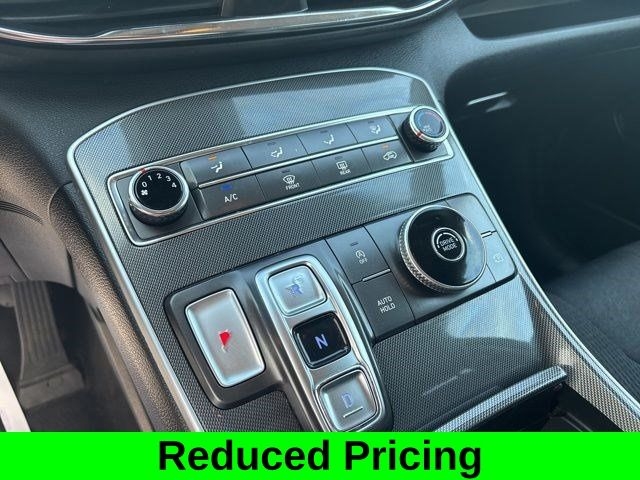 Hyundai Santa Fe SE 2021