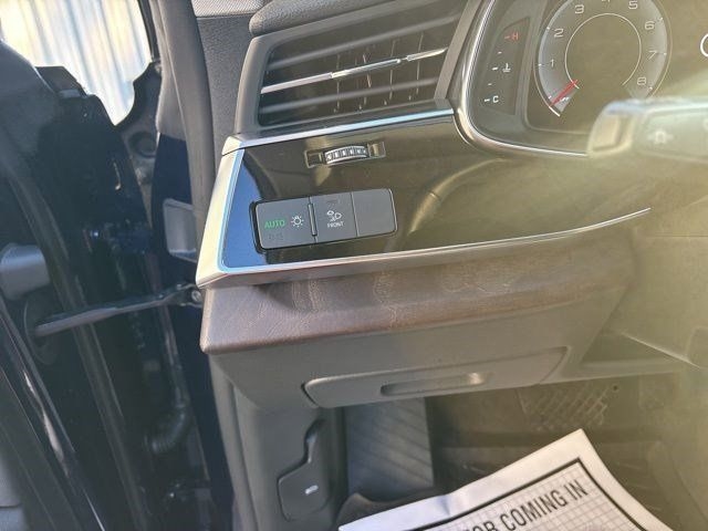 Audi Q8  2022 Audi Q8  2022