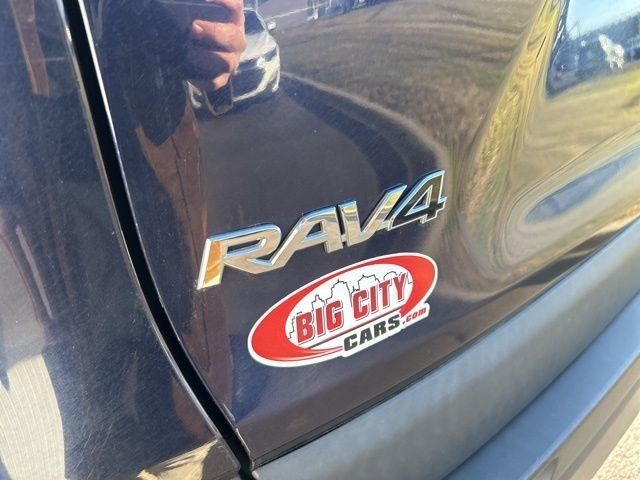 Toyota RAV4 XLE AWD 2022