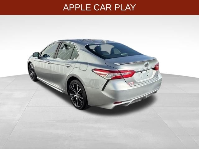 Toyota Camry SE 2020